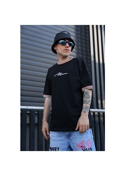 Erkek Yeni Sezon Oversize Man El Yazılı Kalıp Yaka Detaylı Yazlık T-Shirt
