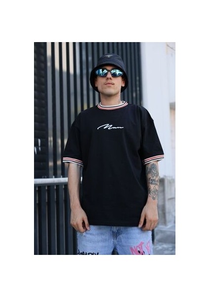 Erkek Yeni Sezon Oversize Man El Yazılı Kalıp Yaka Detaylı Yazlık T-Shirt indirimleri