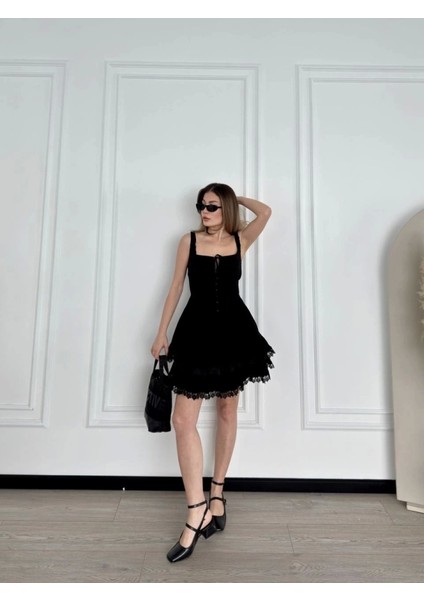 Kadın Kare Yaka Mini Askılı Dantel Detaylı Siyah Elbise fiyatları