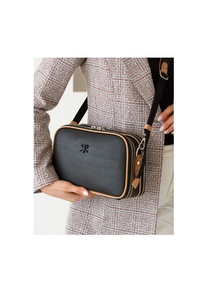 Polo Of Colors Siyah Çok Bölmeli Çapraz Kullanıma Uygun Omuz Çantası Ölçüler 18 x 27 fiyatları