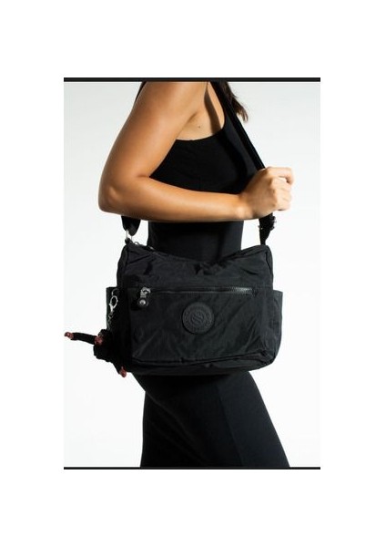 Ithal Su Geçirmez Kumaştan Kadın Omuz Çantası