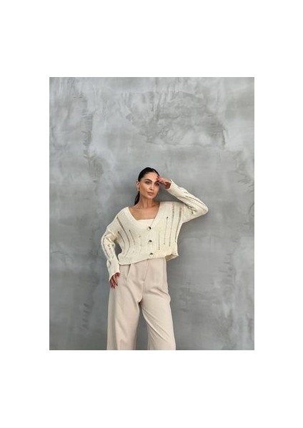 Kadın Bej Triko Ajurlu Düğme Detaylı Hırka