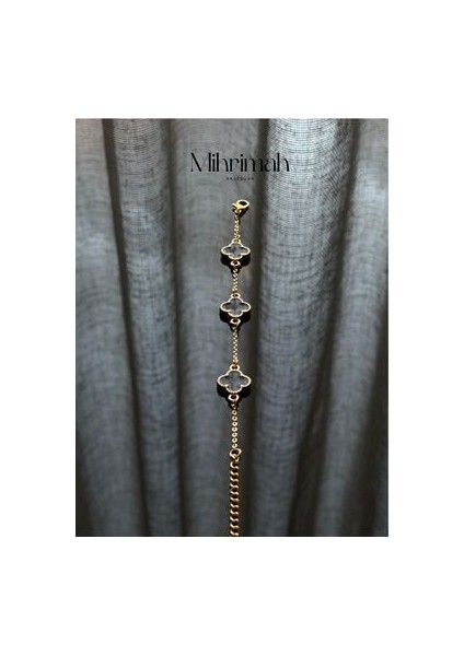 Siyah Yonca Bileklik fırsatları