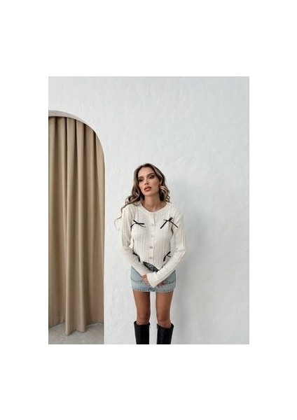 Kadın Düğme Detaylı Kurdeleli Ekru Hırka modelleri