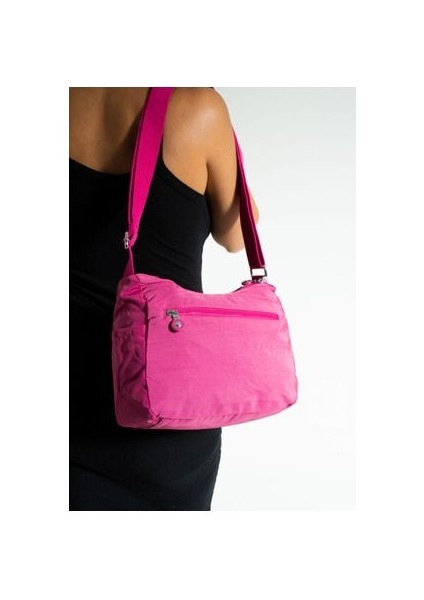 Ithal Su Geçirmez Kumaştan Kadın Omuz Çantası fiyatları