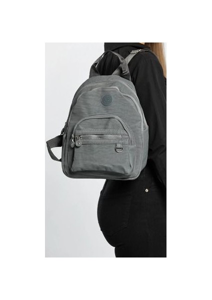 Gri Krinkır Kumaştan Suya Dayanıklı Sırt Çantası