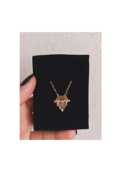 Zirkon Taşlı Üçgen Figür Leyla Kolye