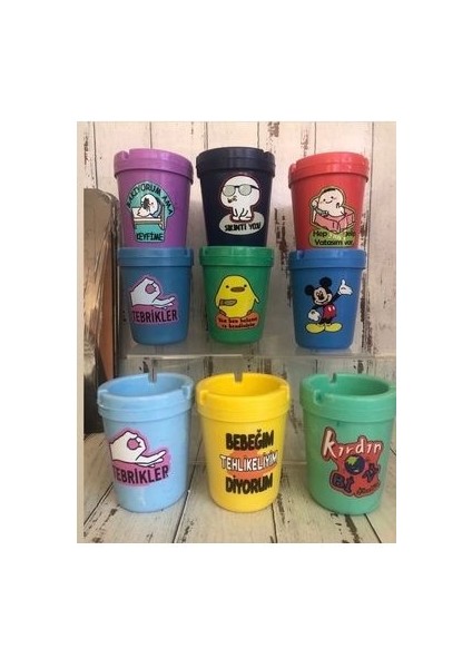 Espirili Neşeli Plastik Küllük