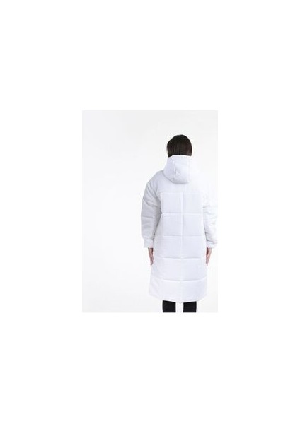 Wmns Mont Nsw Tf Thrmr Clsc Parka (FB7675-100) Bir Beden Küçük Almanızı Öneriyoruz