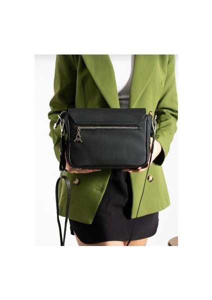 Mega Polo Çarpraz Kullanıma Uygun Kadın Omuz Çantası modelleri