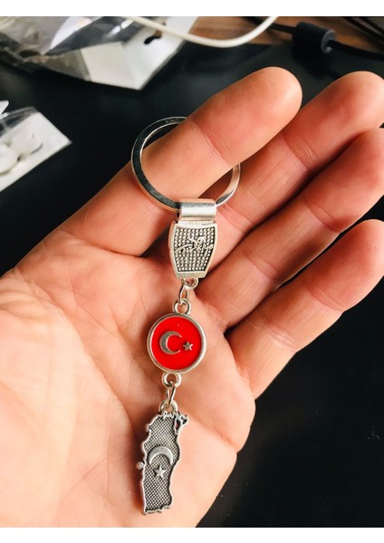 Türk Bayraklı Metal Anahtarlık Şık ve Dayanıklı Tasarım
