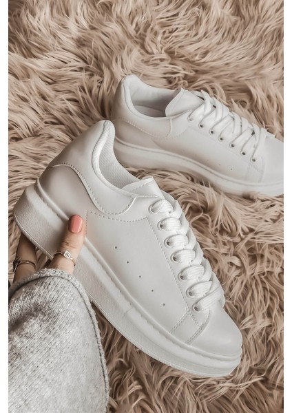Queen Bağcıklı Kadın Deri Spor Ayakkabı Beyaz