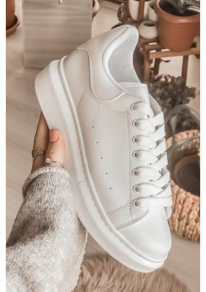 Queen Bağcıklı Kadın Deri Spor Ayakkabı Beyaz fiyatları