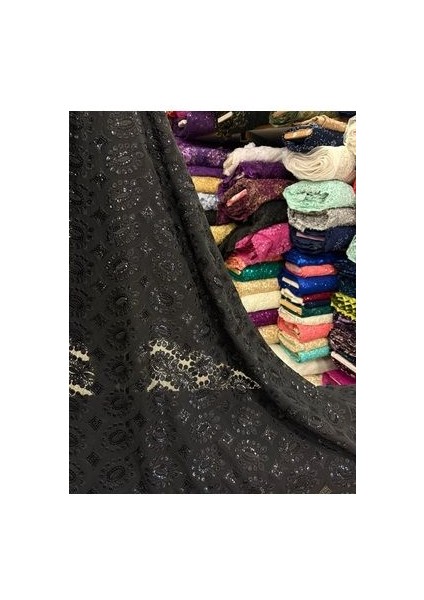 Şifon Üzerine Pullu Kumaş