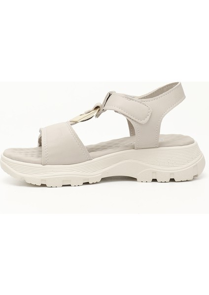 Kadın Bej Cırt Bantlı Toka Detaylı Comfort Sandalet