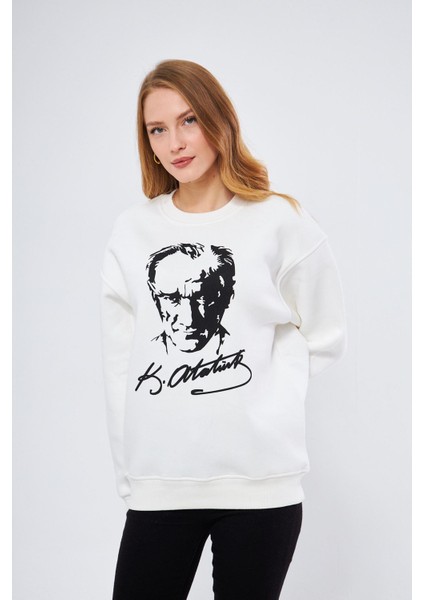 Cumhuriyet Koleksiyonu Atatürk Baskılı Imzalı Sweatshirt - Beyaz fırsatları
