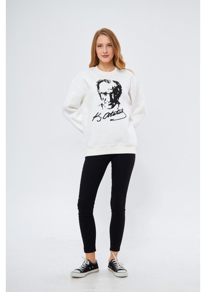 Cumhuriyet Koleksiyonu Atatürk Baskılı Imzalı Sweatshirt - Beyaz indirimleri