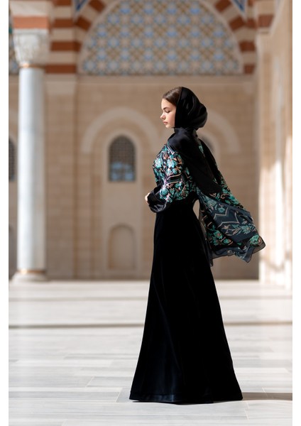 Siyah Gold Yaprak Desenli Ayarlanabilir Bilekli Jasmine Bluz