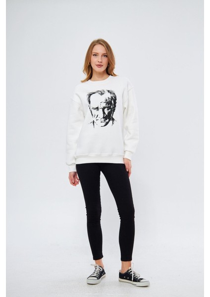 Cumhuriyet Koleksiyonu Atatürk Baskılı Sırtı Imzalı Sweatshirt - Beyaz