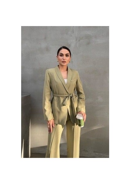 Kadın Ikili Kuşaklı Blazer Ceket Pantolon Takım fırsatları