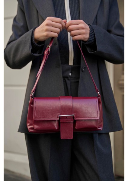 Bordo Kadın Kaplamalı El ve Omuz Çantasi modelleri