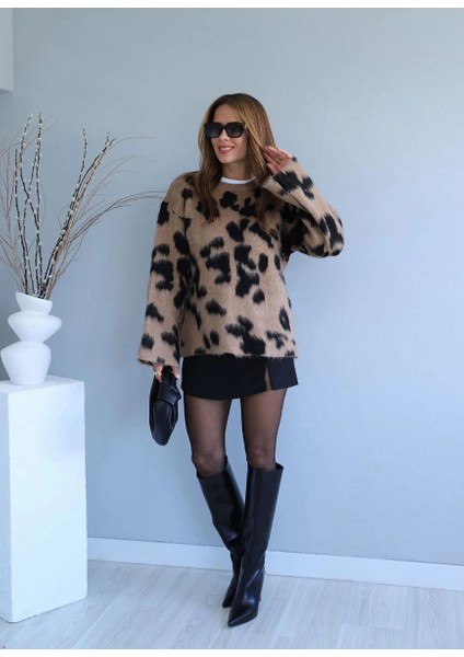 Siyah Minik Yırtmaç Detay Şort Etek indirimleri