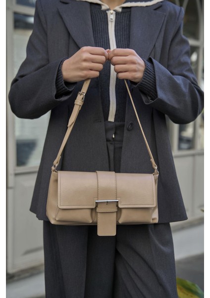 Vizon Kadın Kaplamalı El ve Omuz Çantasi modelleri