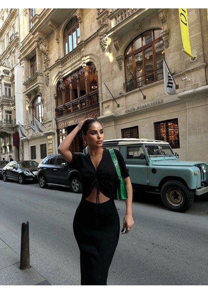 Sobe Kadın V Yaka Önü Büzgülü Pencereli Kısa Kol Elbise