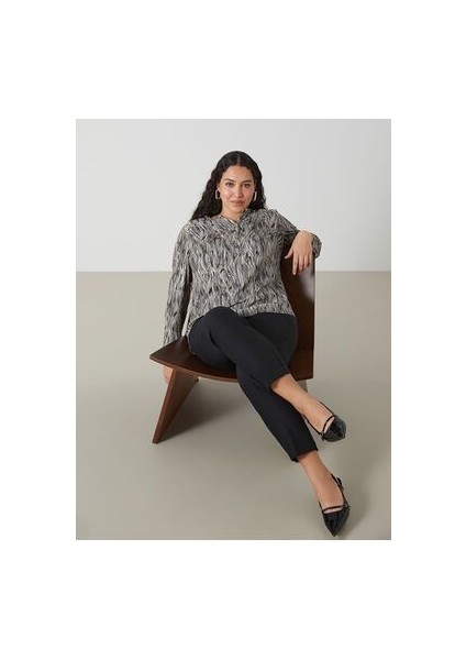 Yeni Sezon Kacik Yaka Desenli Uzun Kollu Kadin Bluz - W44165Z8 fiyatları