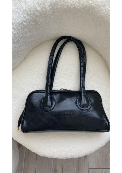 Kadın Usbe Parlak Deri Baget Çanta