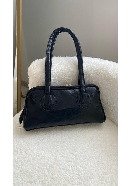 Kadın Usbe Parlak Deri Baget Çanta fiyatları