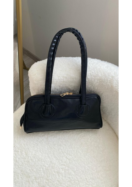 Kadın Usbe Parlak Deri Baget Çanta modelleri