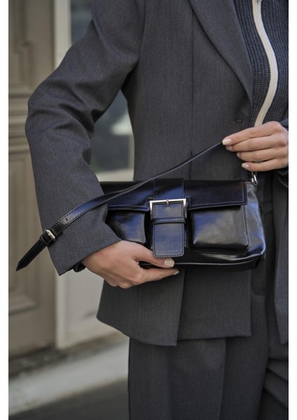 Siyah Kadın Kaplamalı El ve Omuz Çantasi indirimleri