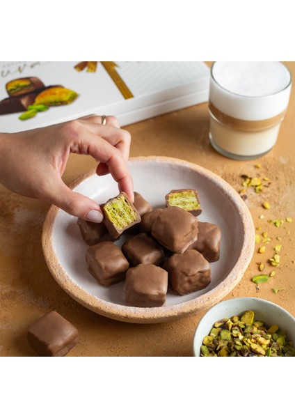 Juva Sütlü Çikolata Kaplı Antep Fıstıklı Lokum Baklava 270 gr