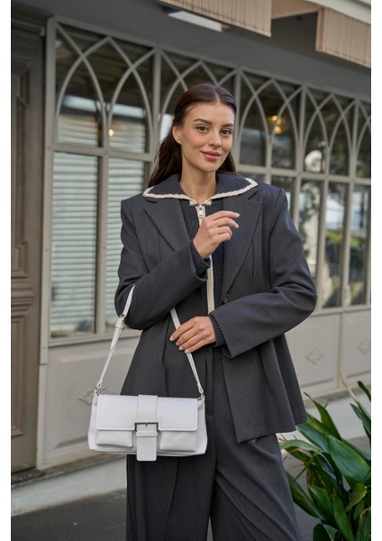 Beyaz Kadın Kaplamalı El ve Omuz Çantasi modelleri