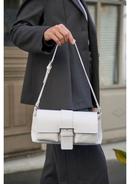 Beyaz Kadın Kaplamalı El ve Omuz Çantasi indirimleri