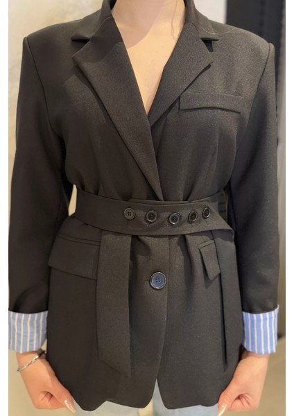 Gömlek Garnili Yırtmaç Detaylı Kadın Kuşaklı Blazer Ceket