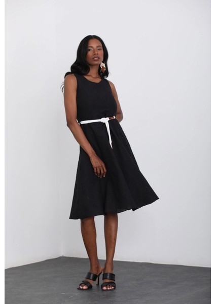 Kadın Bisiklet Yaka Kolsuz Kordonlu Fisto Elbise