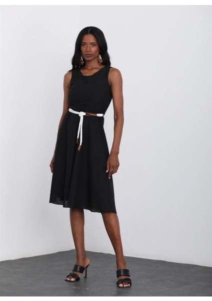 Kadın Bisiklet Yaka Kolsuz Kordonlu Fisto Elbise fırsatları