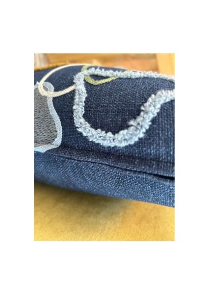 Punch Nakışlı Kırlent Kılıfı 42 x 42 fırsatları