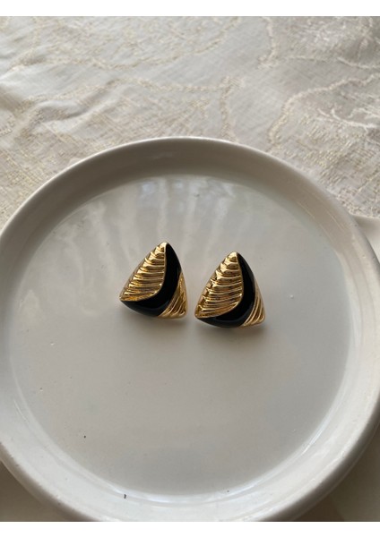 Vintage Dalga Desenli Siyah Gold Detaylı Üçgen Küpe