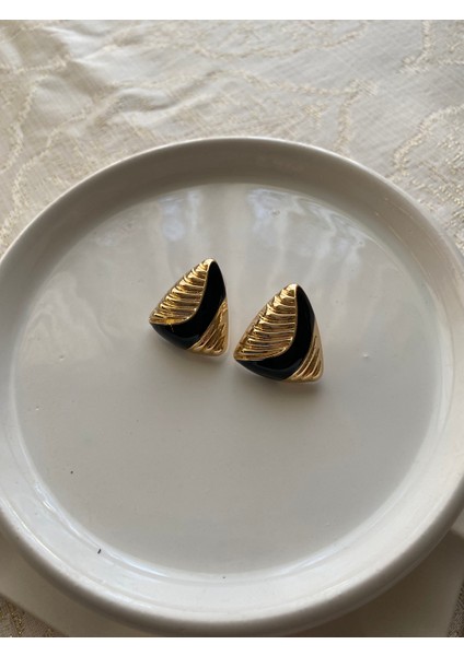 Vintage Dalga Desenli Siyah Gold Detaylı Üçgen Küpe