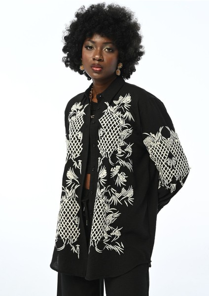 Kadın Kolu ve Önü Incili Nakışlı Oversıze Gömlek