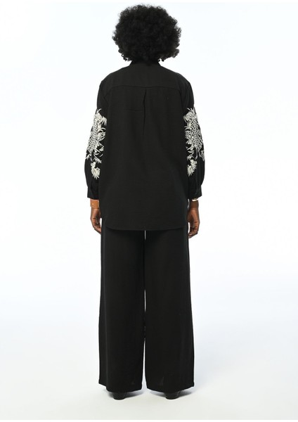 Kadın Kolu ve Önü Incili Nakışlı Oversıze Gömlek fırsatları