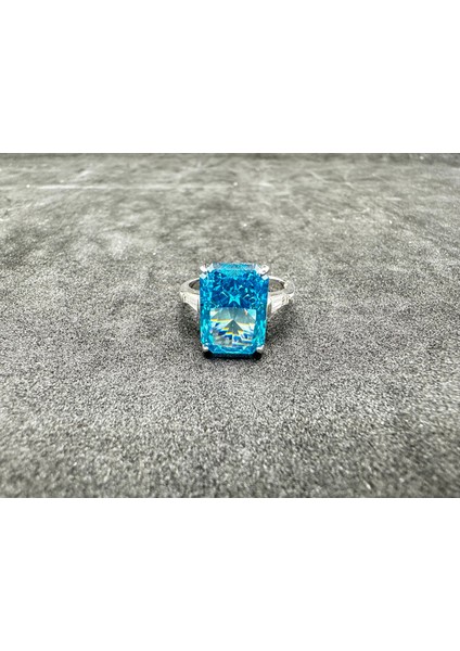 İthal Ice Cut Mavi Taşlı Kadın Gümüş Yüzük fırsatları