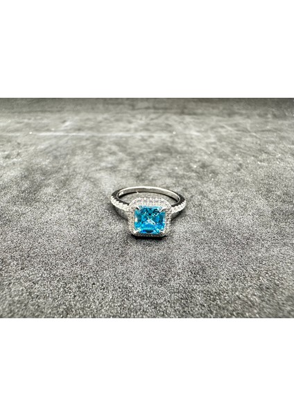 İthal Ice Cut Mavi Taşlı Kare Baget Kadın Gümüş Yüzük fırsatları