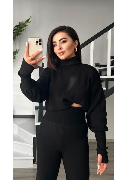 Siyah Parmak Geçmeli Triko Takım