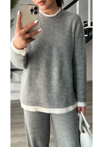 Gri Ekru Geçişli Triko Takım