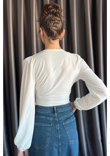 Kadın V Yaka Dekolteli Büzgü Detaylı Bluz P-00015028 fırsatları