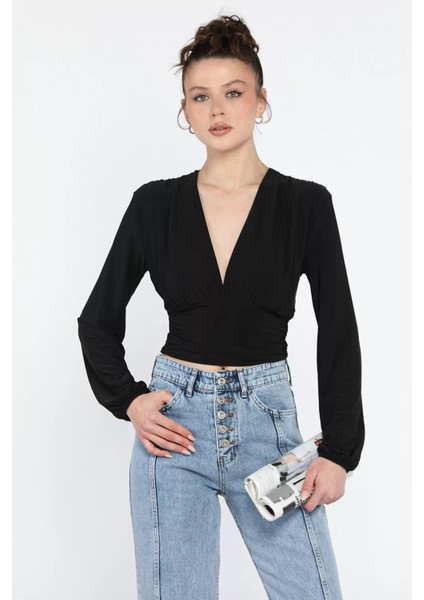 Kadın V Yaka Dekolteli Büzgü Detaylı Bluz P-00015028